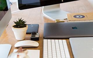 关于安小柒有多少钱人民币啊这一问题，实际上并没有公开的权威信息能够给出确切答案。安小柒作为网络博主或公众人物，其个人财务状况属于隐私范畴，除非本人自愿披露或通过合法渠道公开，否则外界难以获取真实数据