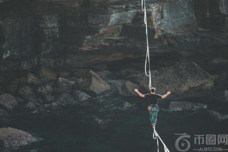 比特币资金管理公司竭力应对市场暴跌：寒冬中的生存策略